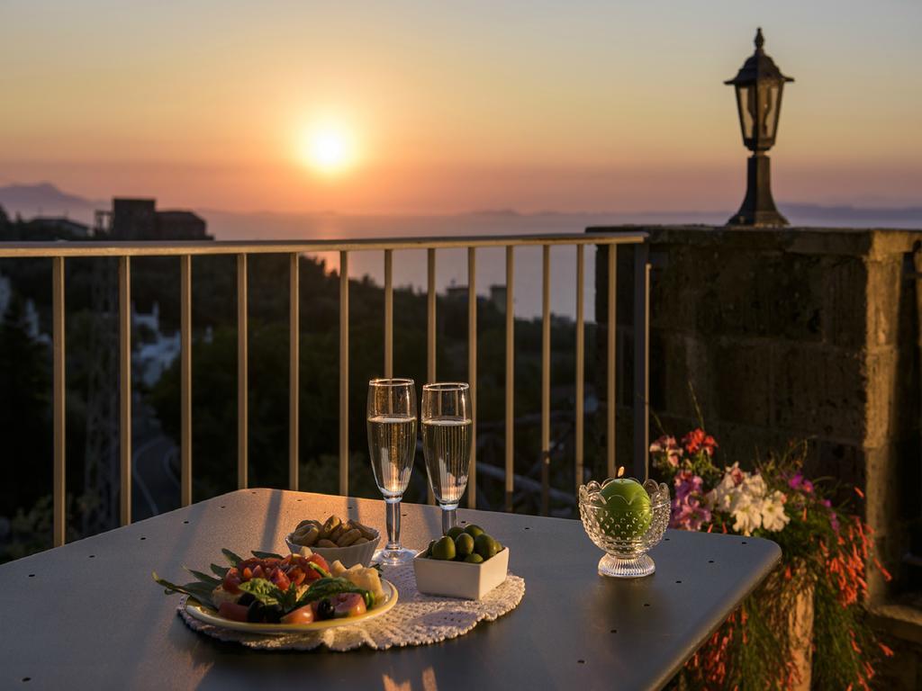 Villa Carolina Sorrento Private Heated Pool And Sea View Cameră foto